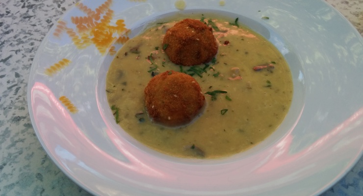 Vegane Schwammerlsauce mit Knödel