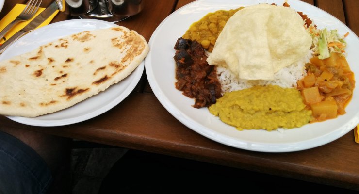 Sadaam mit Naan (vegan)