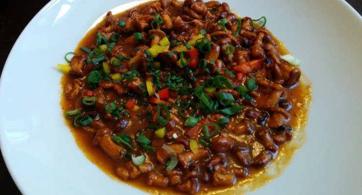 Eierschwammerlgulasch (vegan)